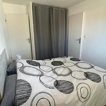 아파트 T2 Avec Piscine