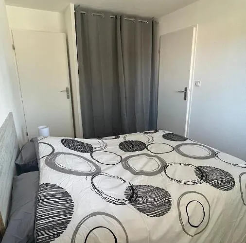 아파트 T2 Avec Piscine